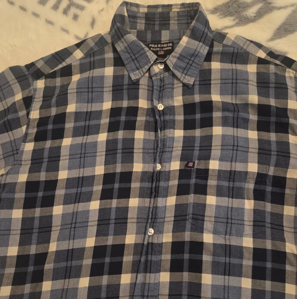 Vintage Polo by Ralph Lauren Blue and Cream Plaid Short-Sleeve Button-Down - Picture 3 of 4